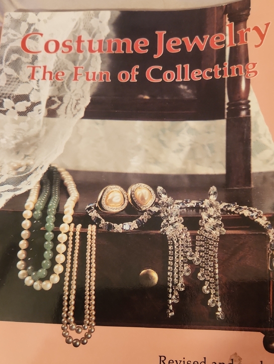costume jewelry Jewelry - Custom jewelry, the fun of collecting revised and updated price Guide